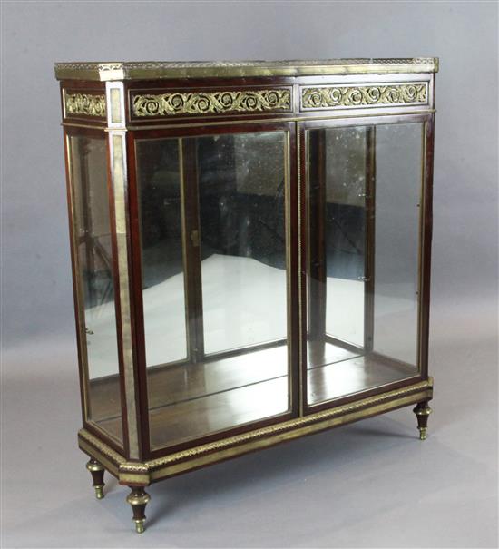 A French ormolu mounted mahogany vitrine, c.1900, W.3ft 7in. D.1ft 3in. H.3ft 11.5in.